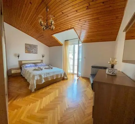 Apartment, 3 Bedrooms, Balcony (second floor)