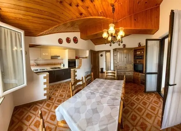 Apartment, 3 Bedrooms, Balcony (second floor)