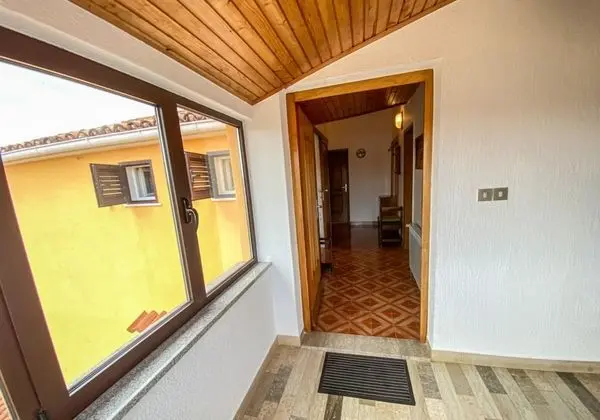 Apartment, 3 Bedrooms, Balcony (second floor)