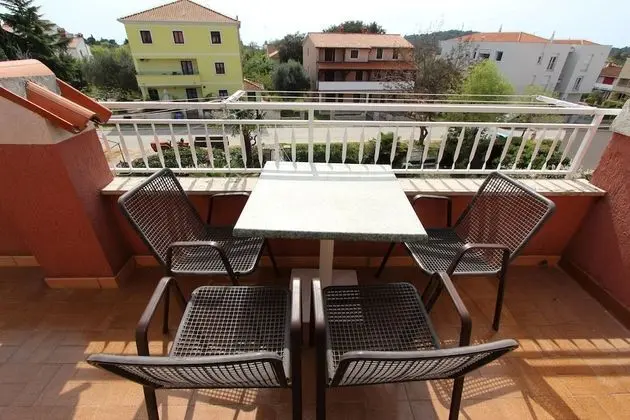 Apartment, 3 Bedrooms, Balcony (second floor)