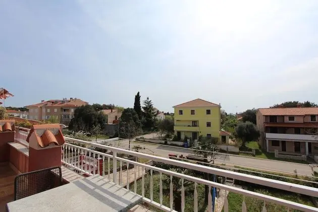 Apartment, 3 Bedrooms, Balcony (second floor)
