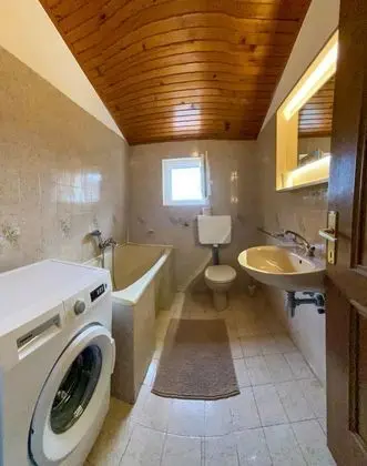 Apartment, 3 Bedrooms, Balcony (second floor)