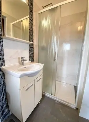 Apartment, 3 Bedrooms, Balcony (second floor)