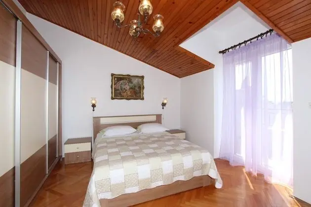 Apartment, 3 Bedrooms, Balcony (second floor)