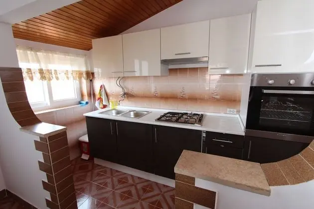 Apartment, 3 Bedrooms, Balcony (second floor)