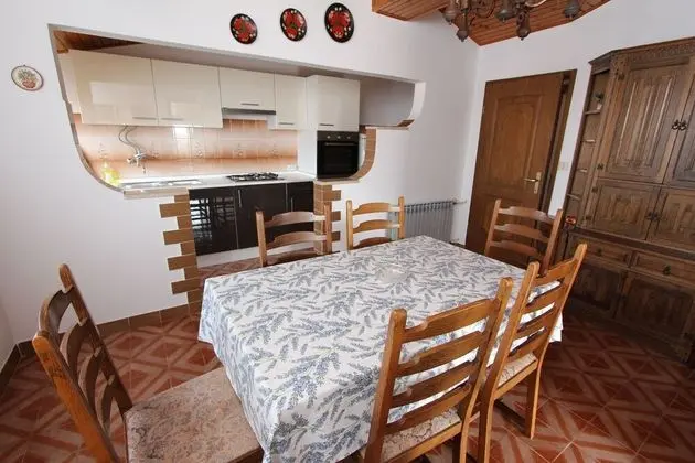 Apartment, 3 Bedrooms, Balcony (second floor)