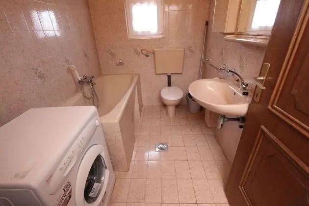 Apartment, 3 Bedrooms, Balcony (second floor)
