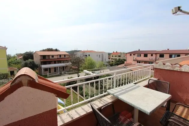 Apartment, 3 Bedrooms, Balcony (second floor)
