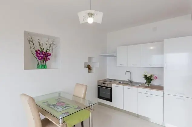 Apart Daire (One-Bedroom Apartment with Balcony)