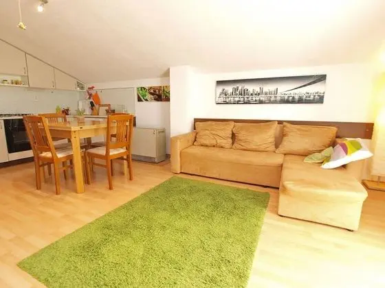 Apart Daire, 2 Yatak Odası (44/9138)