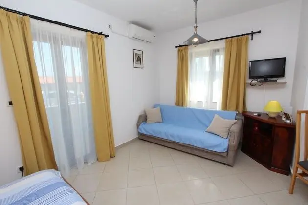 Studio Apartment, Ground Floor