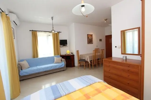 Studio Apartment, Ground Floor