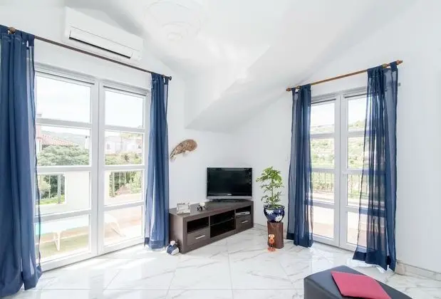 Apart Daire (One Bedroom Apartment with Garden Vie)