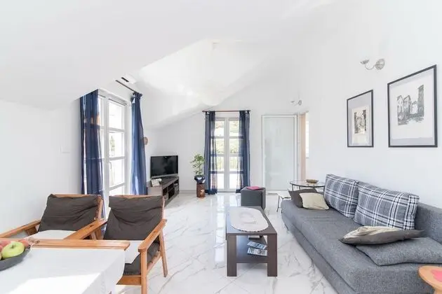 Apart Daire (One Bedroom Apartment with Garden Vie)