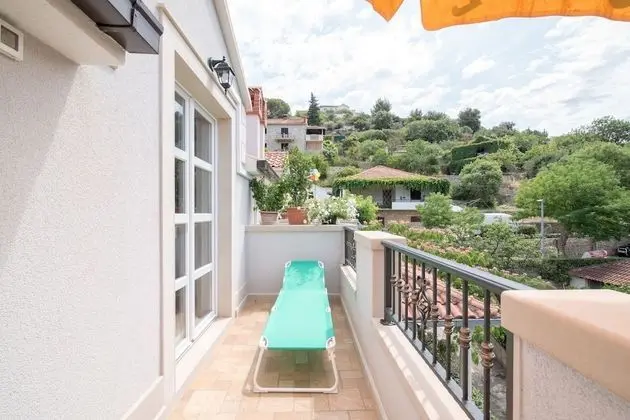Apart Daire (One Bedroom Apartment with Garden Vie)
