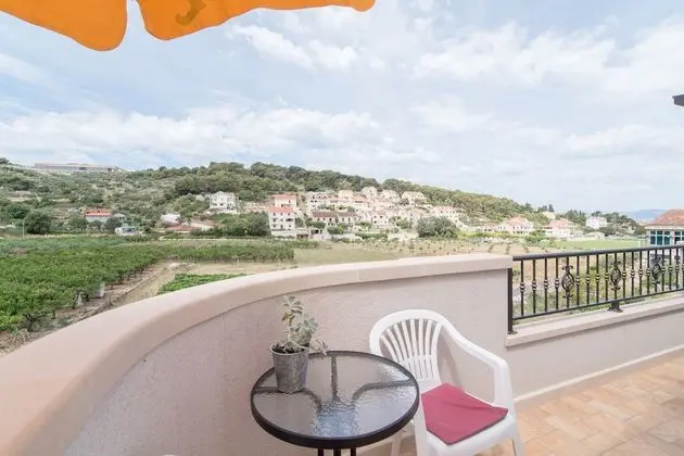 Apart Daire (One Bedroom Apartment with Garden Vie)