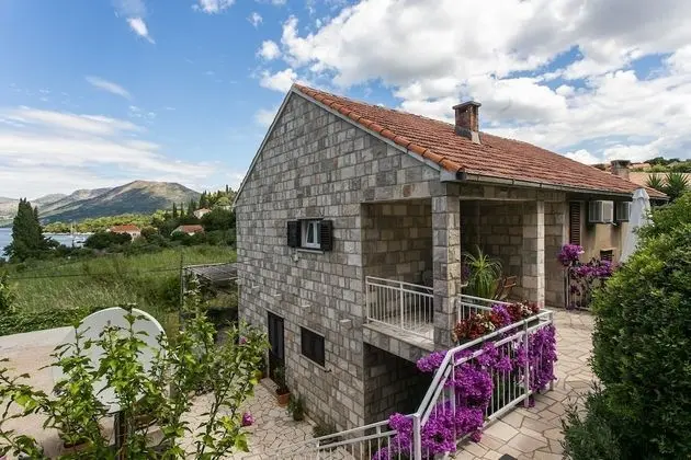 Stüdyo (Studio with Terrace and Sea View)
