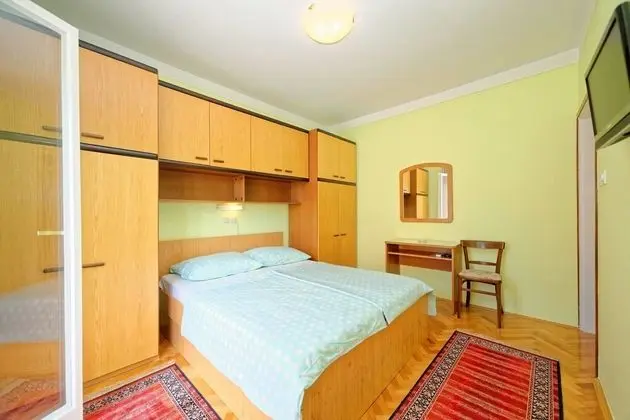 Apart Daire, 1 Büyük (Queen) Boy Yatak