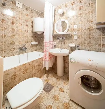 Apart Daire, 1 Çift Kişilik Yatak ve Çekyat
