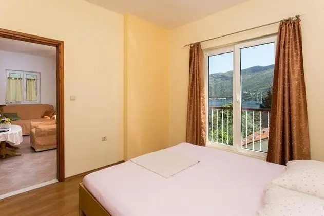 Apart Daire (One Bedroom Apartment with Balcony an)