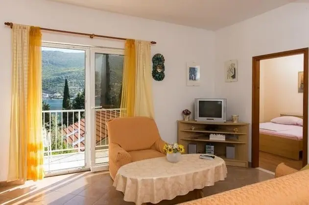 Apart Daire (One Bedroom Apartment with Balcony an)