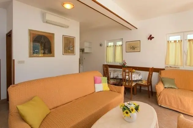 Apart Daire (One Bedroom Apartment with Balcony an)