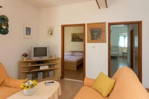 Apart Daire (One Bedroom Apartment with Balcony an)