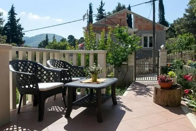 Apart Daire (One Bedroom Apartment with Balcony an)