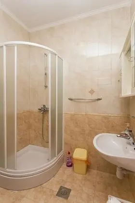 Apart Daire (One Bedroom Apartment with Balcony an)