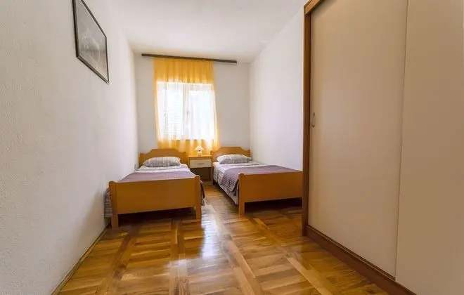 Apart Daire, 2 Yatak Odası (2)