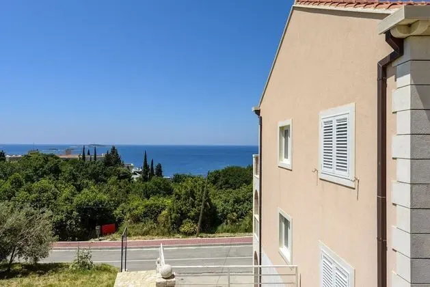 Apart Daire (Comfort 1 Bedroom Apt with Terrace)