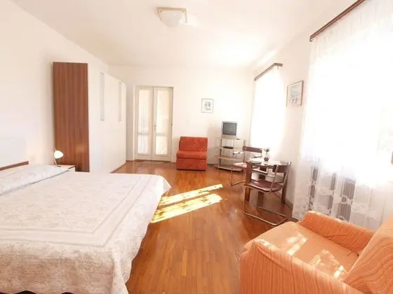 Apart Daire, 2 Yatak Odası (981/2643)