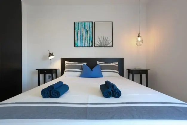 Apart Daire (Three Bedroom Apartment- Balconies an)