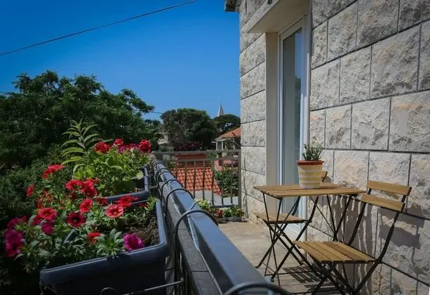 Apart Daire (Three Bedroom Apartment- Balconies an)