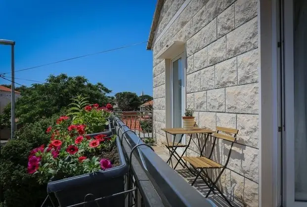 Apart Daire (Three Bedroom Apartment- Balconies an)