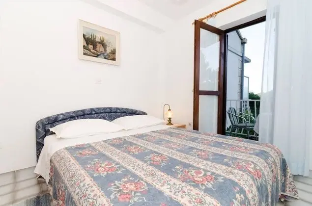 Stüdyo (Studio Apartment with Balcony)