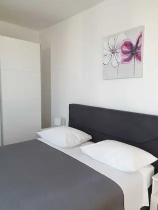 Classic Apart Daire, 2 Yatak Odası, Kişiye Özel Havuzlu, Bahçeli