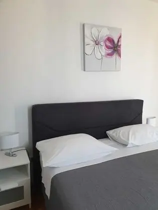 Classic Apart Daire, 2 Yatak Odası, Kişiye Özel Havuzlu, Bahçeli