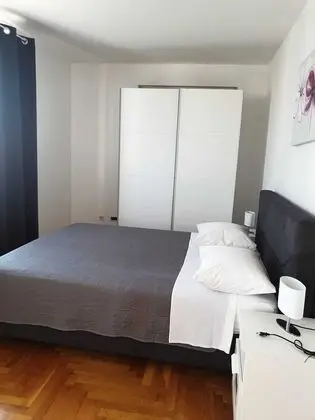 Classic Apart Daire, 2 Yatak Odası, Kişiye Özel Havuzlu, Bahçeli