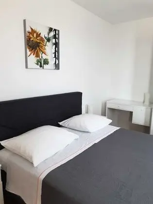 Classic Apart Daire, 2 Yatak Odası, Kişiye Özel Havuzlu, Bahçeli