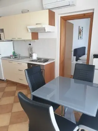 Classic Apart Daire, 2 Yatak Odası, Kişiye Özel Havuzlu, Bahçeli