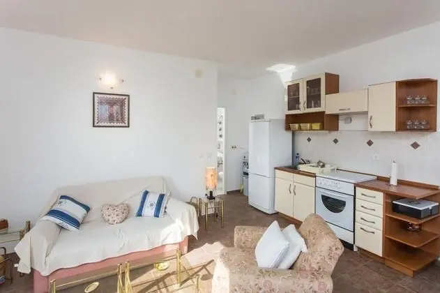 Apart Daire (One-Bedroom Apartment with Terrace)