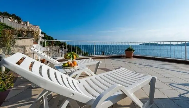 Apart Daire (One-Bedroom Apartment with View)