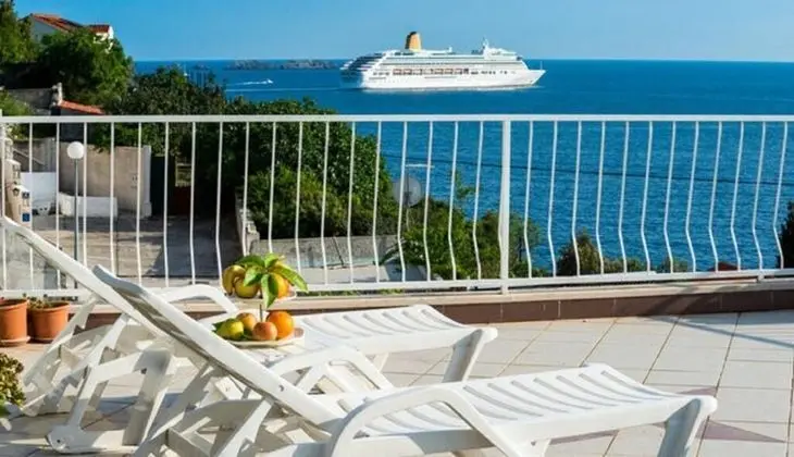 Apart Daire (One-Bedroom Apartment with View)
