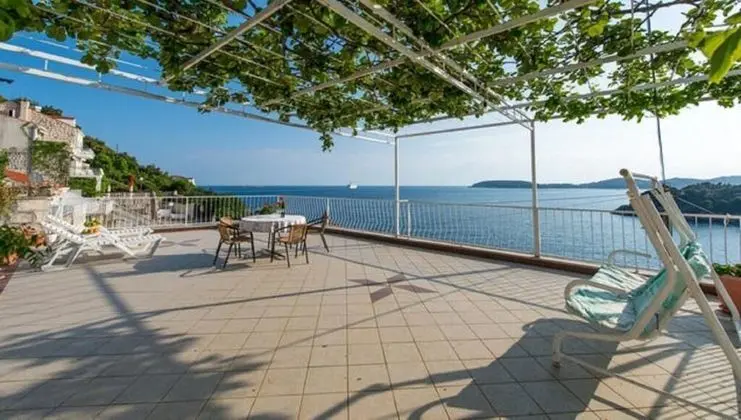 Apart Daire (One-Bedroom Apartment with View)