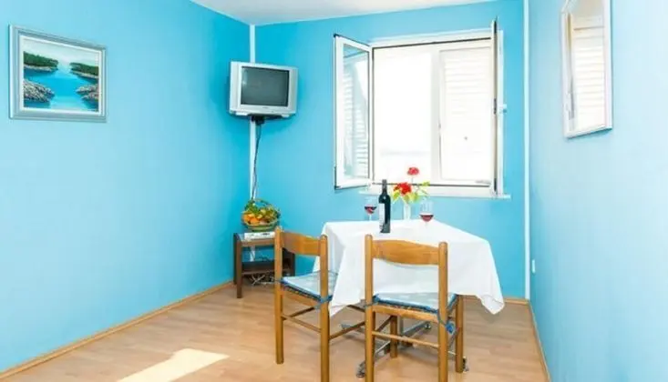 Apart Daire (One-Bedroom Apartment with View)
