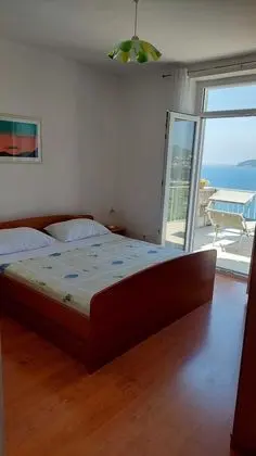 Apart Daire (Two-Bedroom Apartment with Balcony)