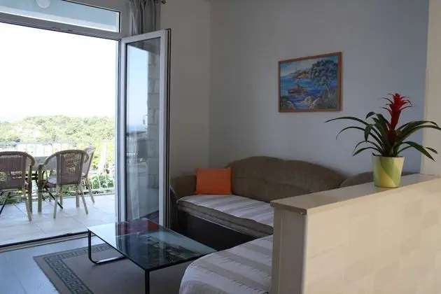 Apart Daire (Two-Bedroom Apartment with Balcony)