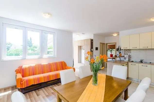 Apart Daire, 2 Yatak Odası, Bahçe Manzaralı