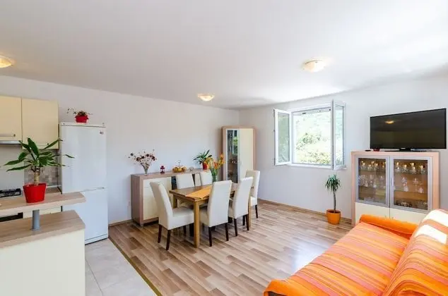Apart Daire, 2 Yatak Odası, Bahçe Manzaralı